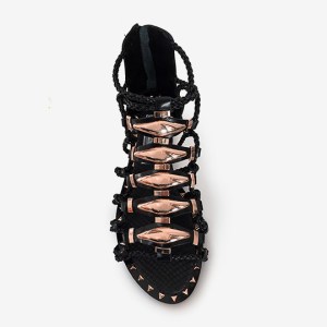 black-top_b6900e41-7b13-43a4-87ae-559daf039bef_grande